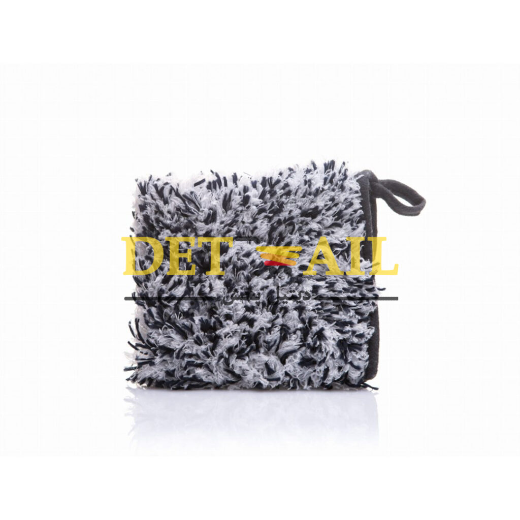 دستکش شستشو مایکروفایبر ورک استاف مدل Work Stuff Storm Wash Mitt با سطحی نرم و لطیف و قابلیت جذب بالا برای شستشوی بدنه خودرو مورد استفاده قرار می‌ گیرد.