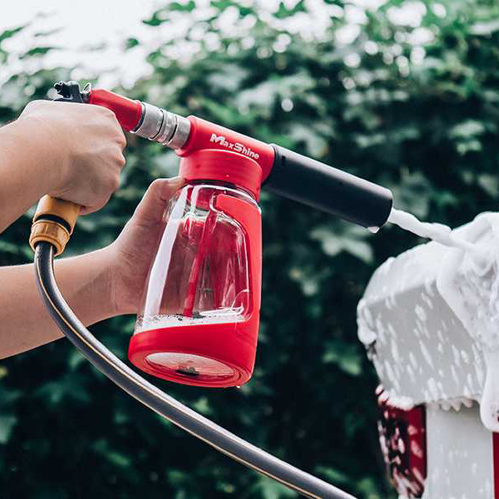 فوم گان کف‌پاش پرمیوم مکس شاین ابزاری حرفه‌ای برای تولید فوم غلیظ و یکنواخت است. مناسب شست‌وشوی خودرو، durable، قدرتمند و سازگار با بیشتر کارواش‌ها.