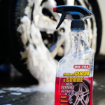 اسپری رینگ‌شوی مفرا یک تمیزکننده قوی مخصوص رینگ و لاستیک است که آلودگی‌های جاده، چربی‌ها و دوده ترمز را با سرعت بالا از بین می‌برد و براقیتی طبیعی به سطح می‌دهد.