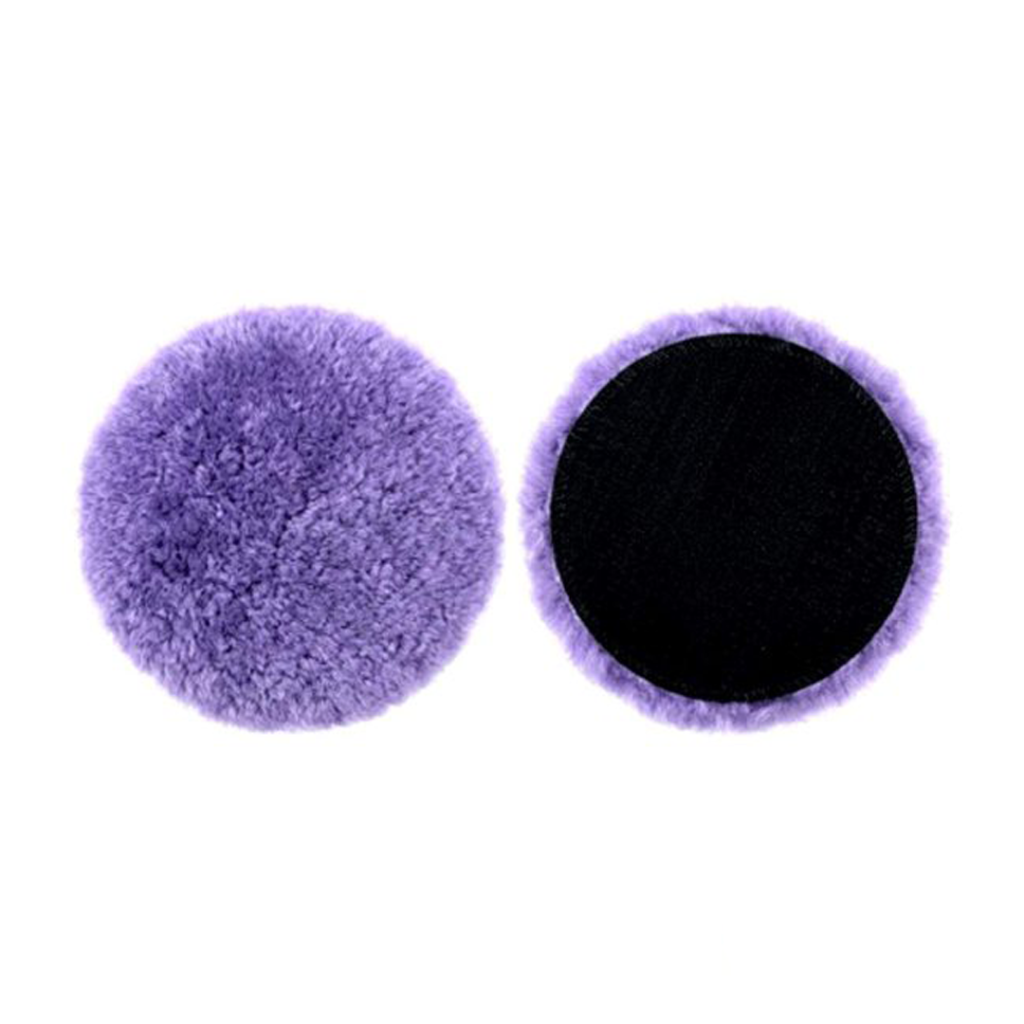 پد پولیش پوست بره اسلوپس مدل Slopes Lambskin Polishing Pad 125mm محصولی مناسب برای اصلاح رنگ، کاهش خط و خش و اجرای مراحل حرفه‌ای پولیش خودرو است.